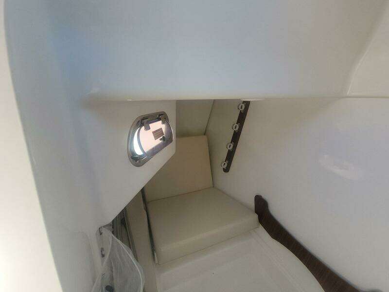 32ft Pursuit Yacht For Sale