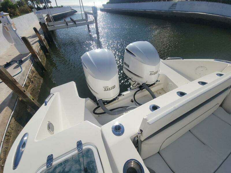 32ft Pursuit Yacht For Sale