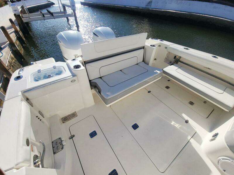32ft Pursuit Yacht For Sale