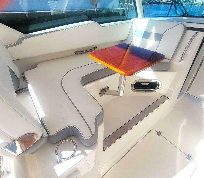 32ft Pursuit Yacht For Sale