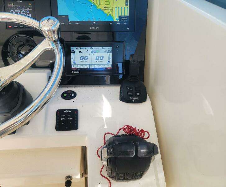32ft Pursuit Yacht For Sale