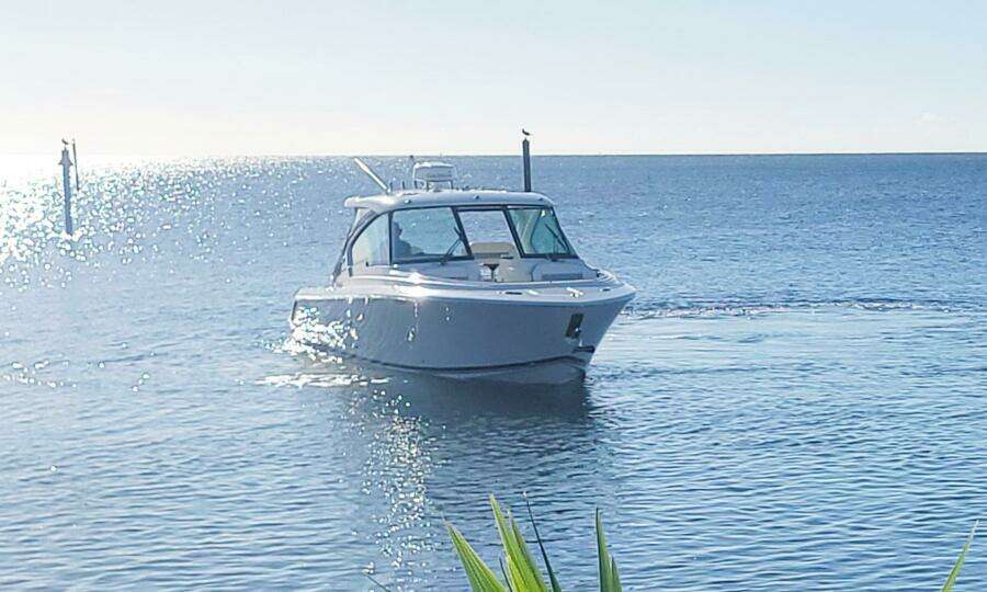 32ft Pursuit Yacht For Sale