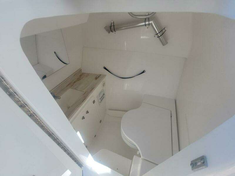 32ft Pursuit Yacht For Sale
