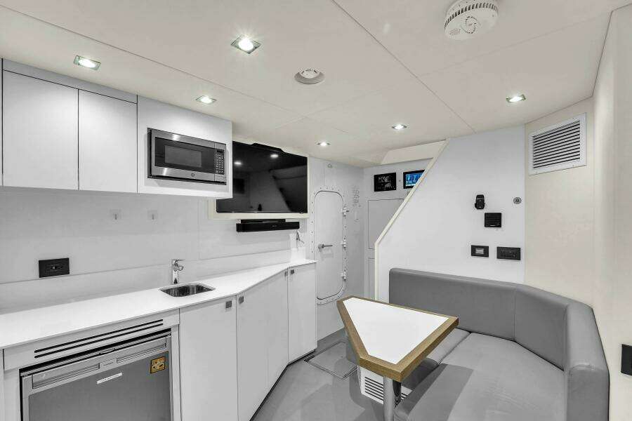 WORTH THE WAIT 90ft Sunseeker Yacht For Sale