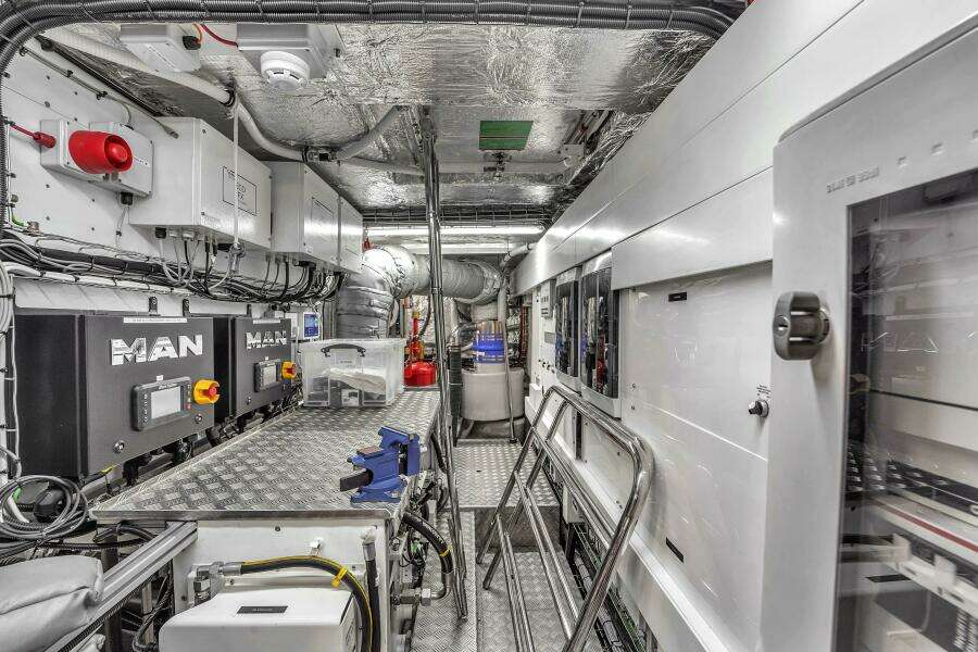 WORTH THE WAIT 90ft Sunseeker Yacht For Sale
