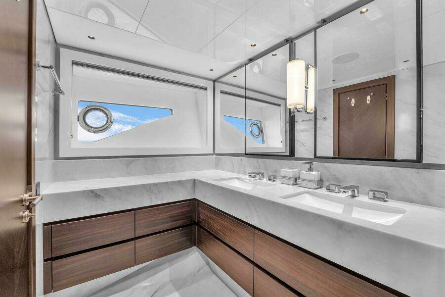 WORTH THE WAIT 90ft Sunseeker Yacht For Sale