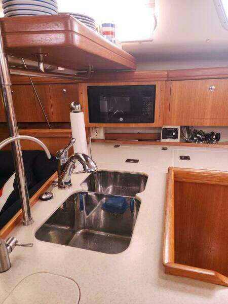 Seaquel 37ft Hunter Yacht For Sale