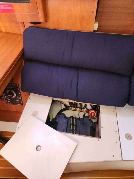 Seaquel 37ft Hunter Yacht For Sale