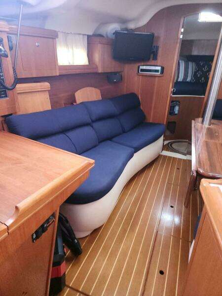 Seaquel 37ft Hunter Yacht For Sale