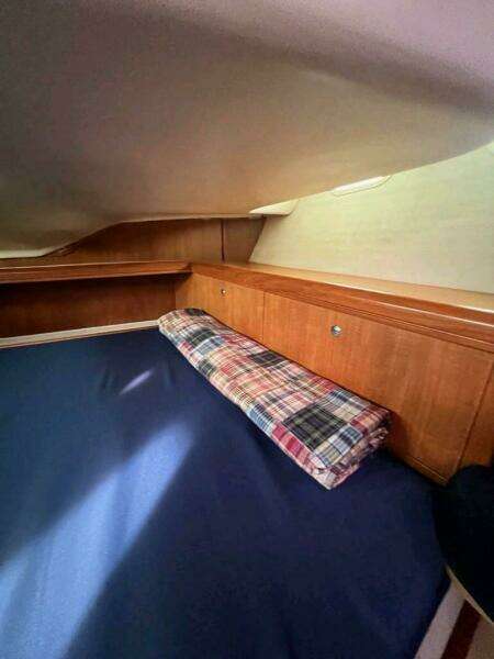 Seaquel 37ft Hunter Yacht For Sale