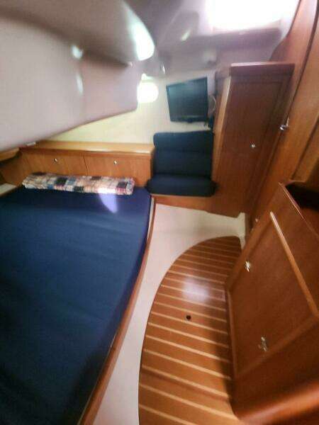 Seaquel 37ft Hunter Yacht For Sale