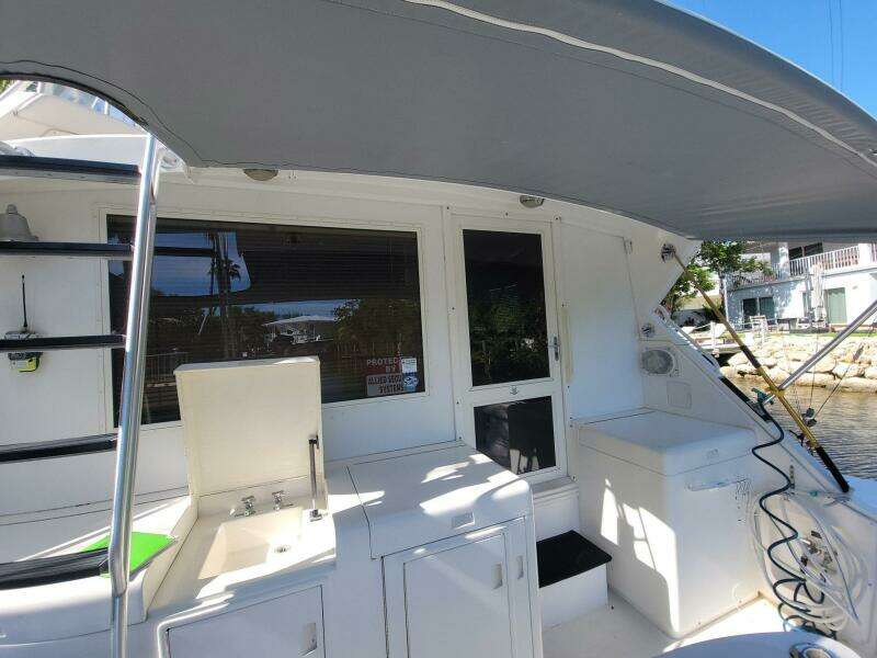 Trophy Hunter 50ft Bertram Yacht For Sale
