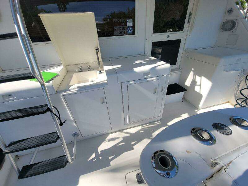 Trophy Hunter 50ft Bertram Yacht For Sale