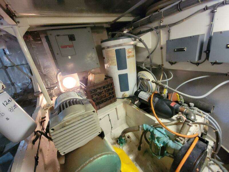 Trophy Hunter 50ft Bertram Yacht For Sale