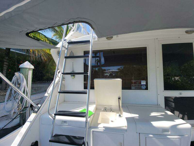 Trophy Hunter 50ft Bertram Yacht For Sale