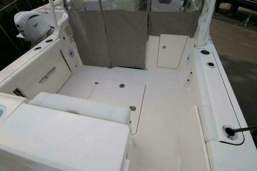 27ft Pursuit Yacht For Sale