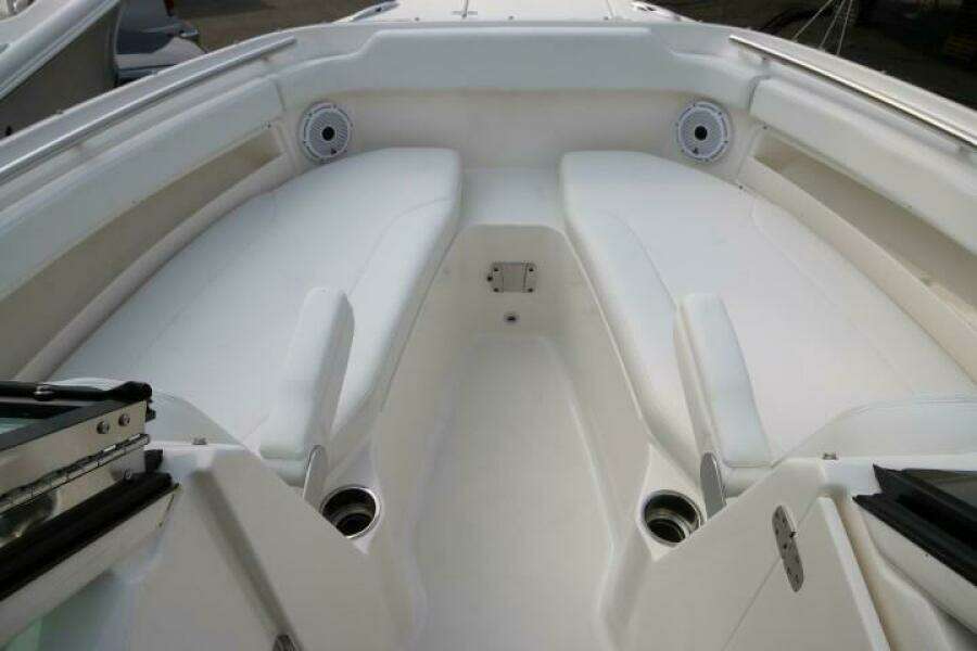 27ft Pursuit Yacht For Sale