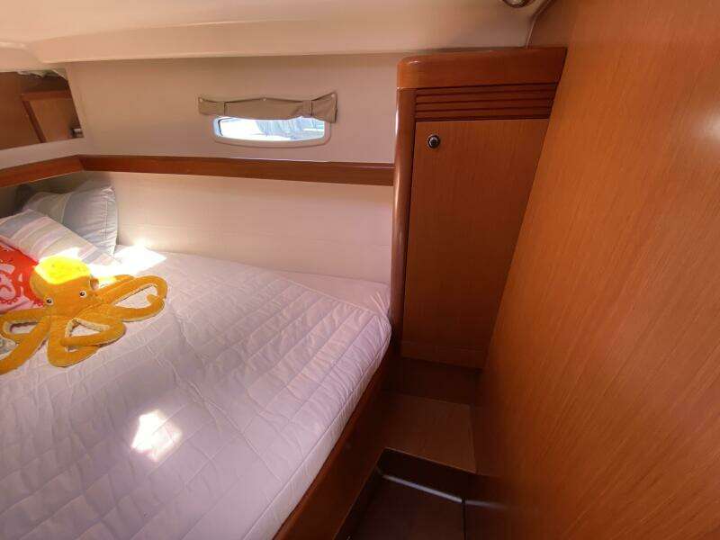 J Ouvert 43ft Beneteau Yacht For Sale