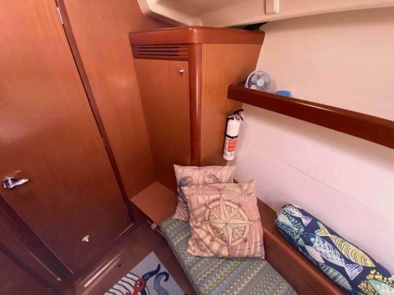 J Ouvert 43ft Beneteau Yacht For Sale