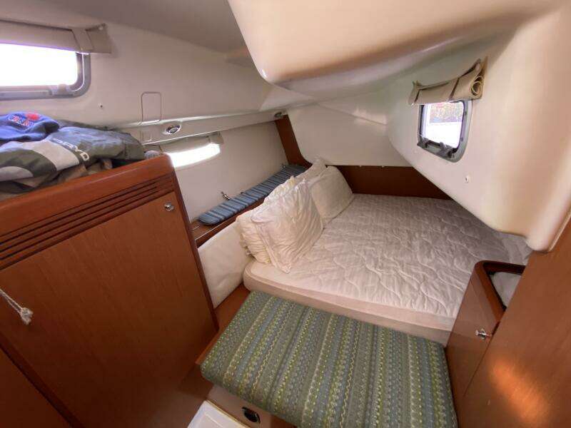J Ouvert 43ft Beneteau Yacht For Sale