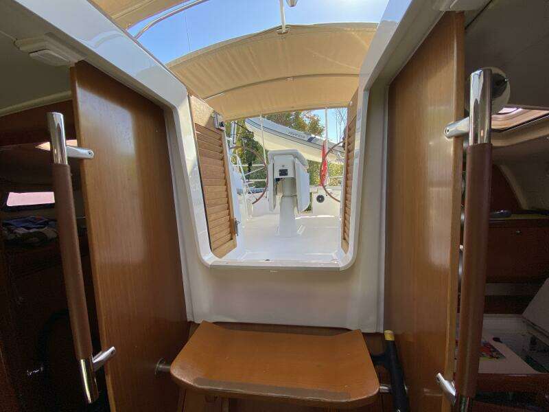 J Ouvert 43ft Beneteau Yacht For Sale