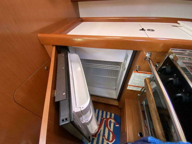 J Ouvert 43ft Beneteau Yacht For Sale