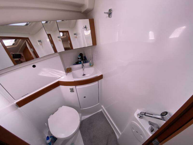 J Ouvert 43ft Beneteau Yacht For Sale
