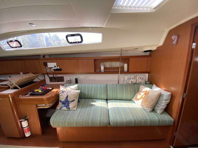 J Ouvert 43ft Beneteau Yacht For Sale
