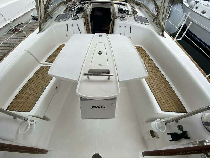 J Ouvert 43ft Beneteau Yacht For Sale