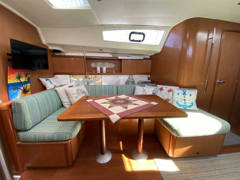 J Ouvert 43ft Beneteau Yacht For Sale