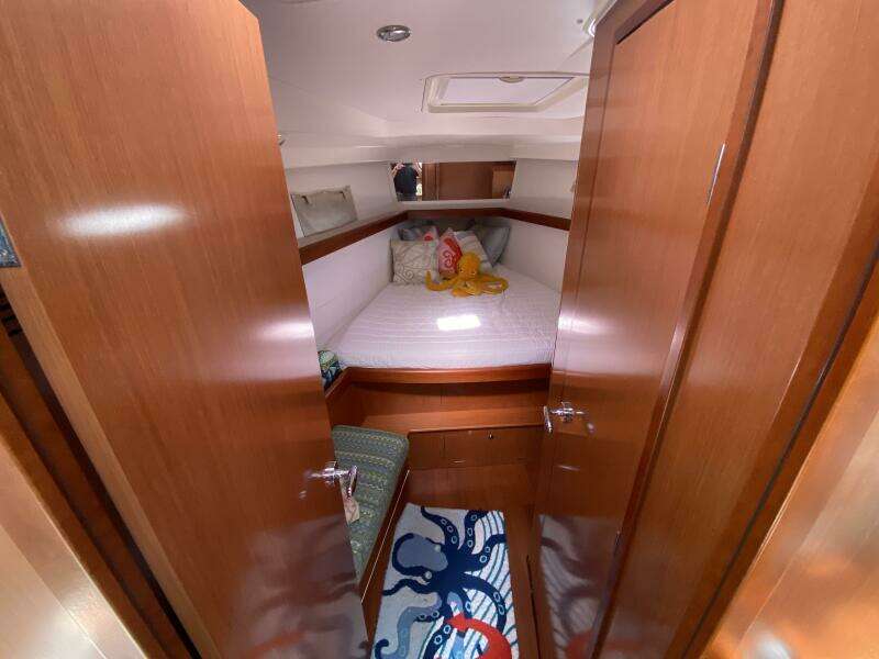 J Ouvert 43ft Beneteau Yacht For Sale