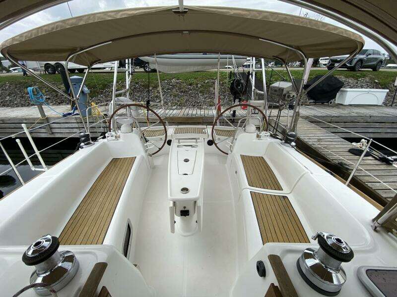 J Ouvert 43ft Beneteau Yacht For Sale