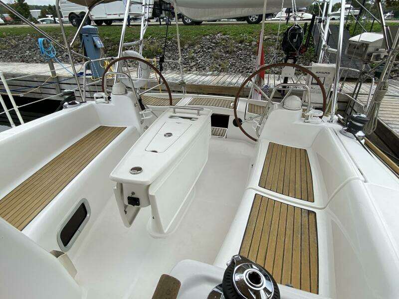 J Ouvert 43ft Beneteau Yacht For Sale