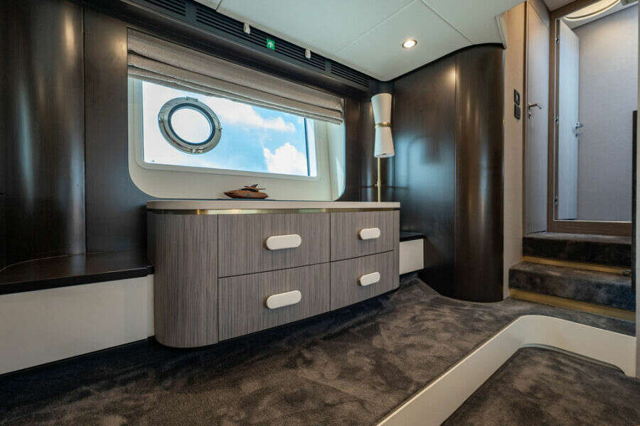 55ft Azimut Yacht For Sale