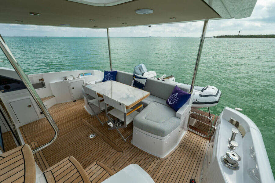 55ft Azimut Yacht For Sale