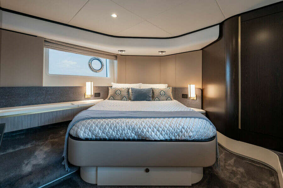55ft Azimut Yacht For Sale