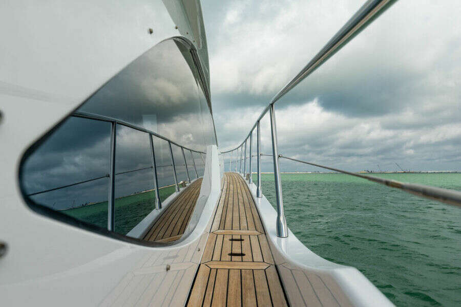 55ft Azimut Yacht For Sale
