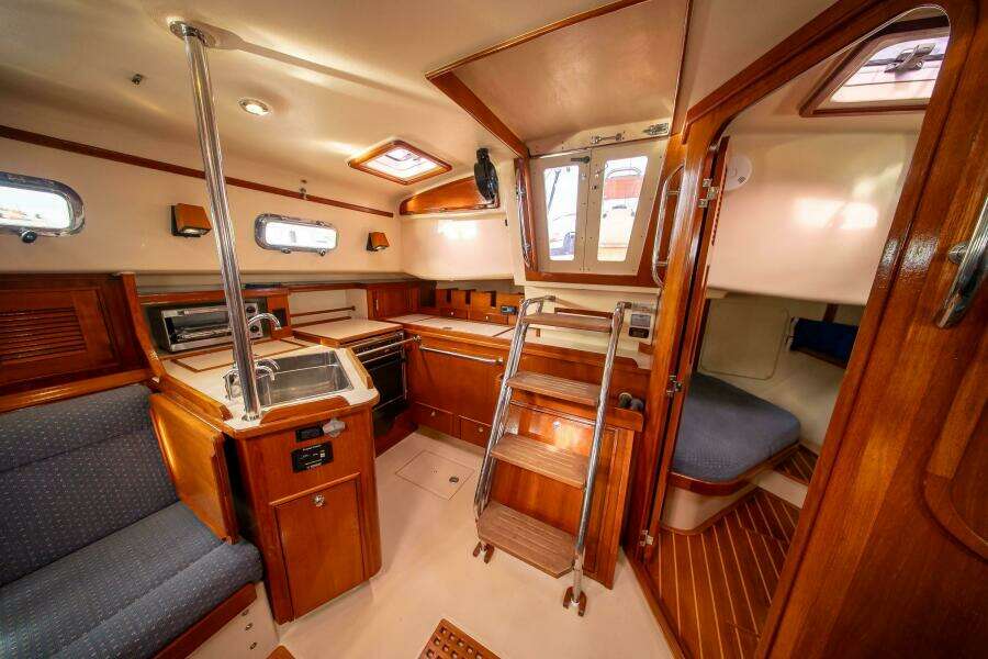 Sundance V 37ft Island Packet Yacht For Sale Sundance V 37ft Island Packet Yacht For Sale