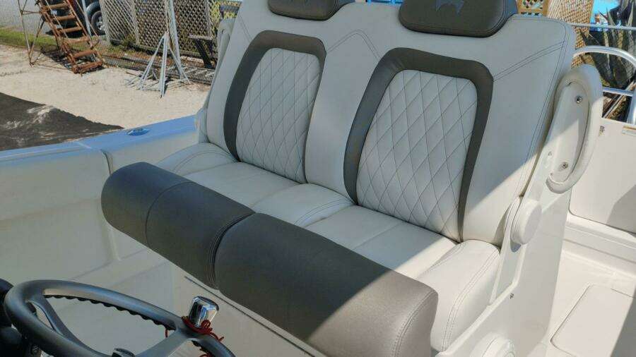 28ft World Cat Yacht For Sale