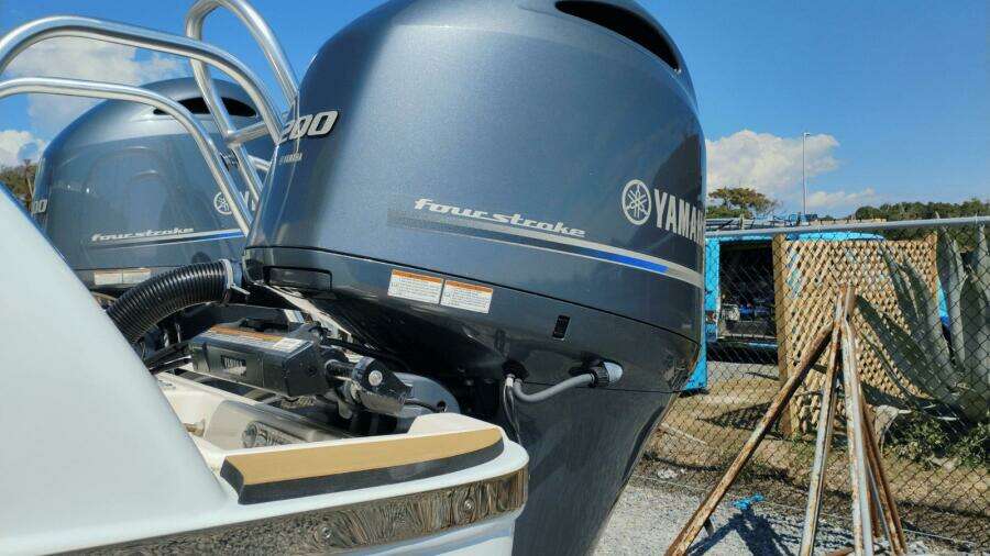 28ft World Cat Yacht For Sale