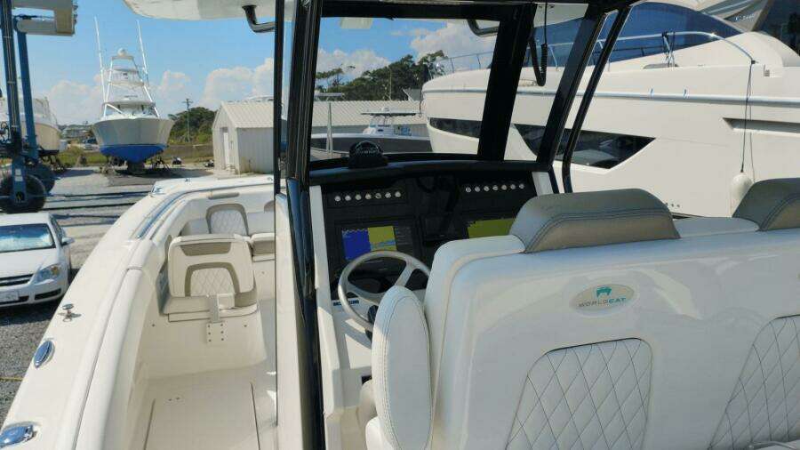 28ft World Cat Yacht For Sale