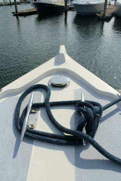 Bow Cleats And Hause Pipe