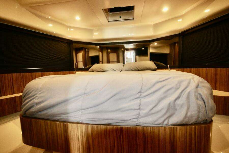 Rumble Bee 43ft Azimut Yacht For Sale