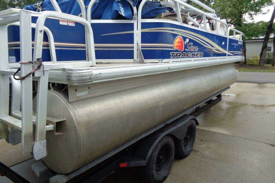 22ft Tracker Yacht For Sale