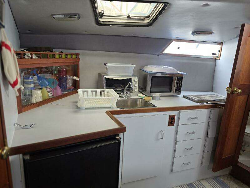 31ft Prowler Yacht For Sale