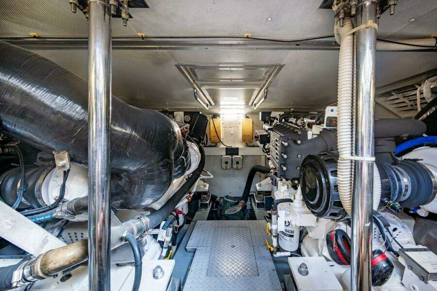 TO LIFE  62ft Azimut Yacht For Sale