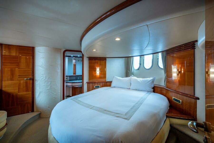 TO LIFE  62ft Azimut Yacht For Sale