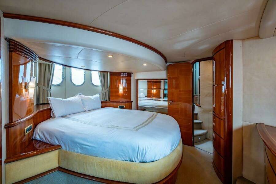 TO LIFE  62ft Azimut Yacht For Sale