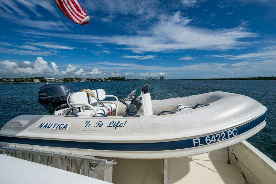 TO LIFE  62ft Azimut Yacht For Sale