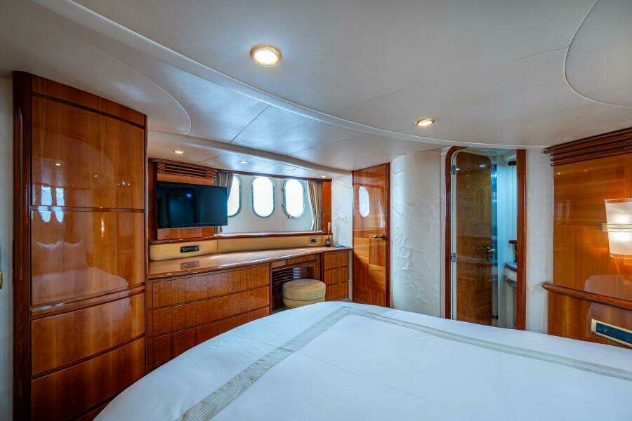 TO LIFE  62ft Azimut Yacht For Sale